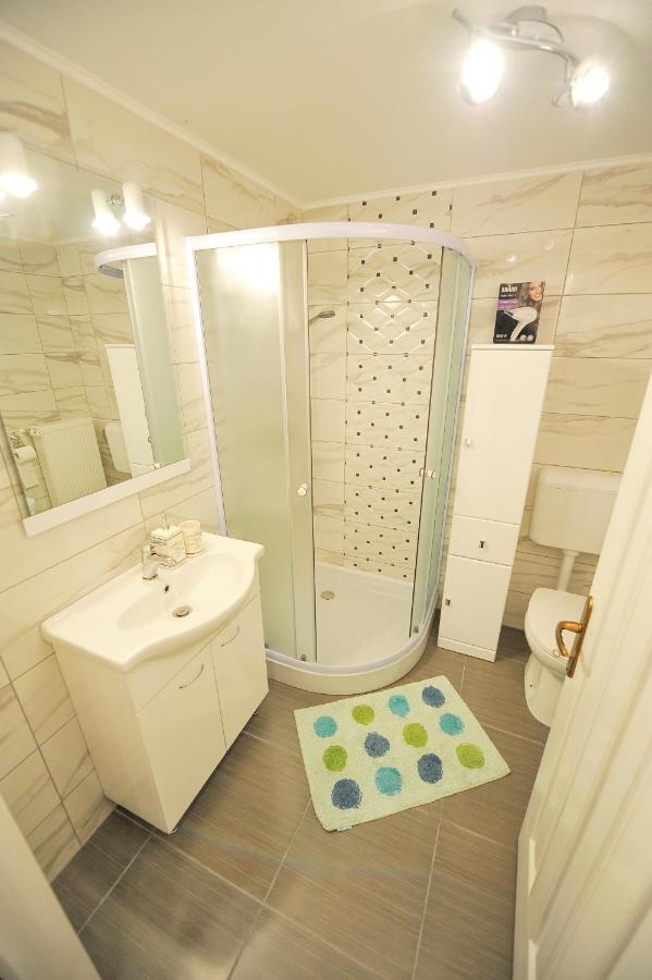 Apartments Jernej With Onsite Wellness Brežice Extérieur photo
