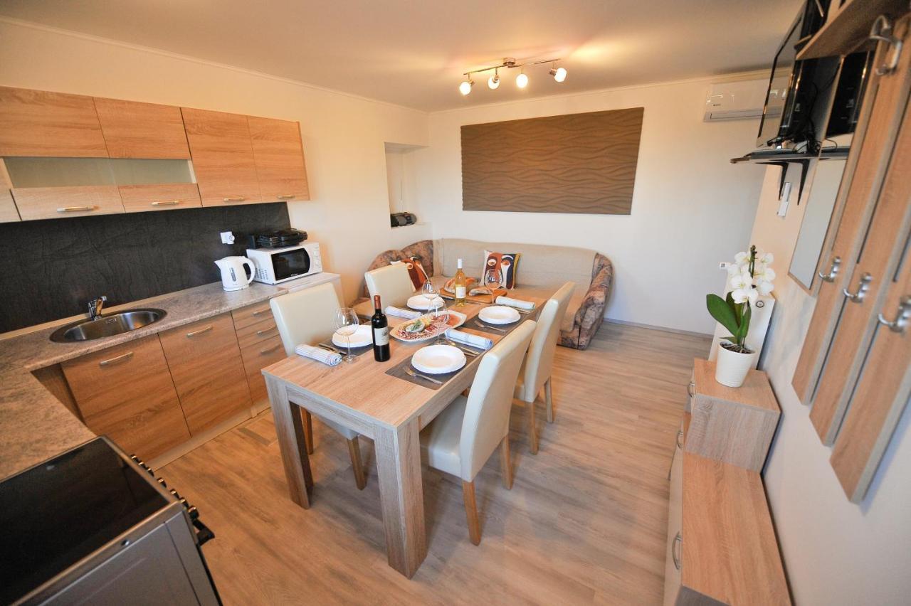 Apartments Jernej With Onsite Wellness Brežice Extérieur photo